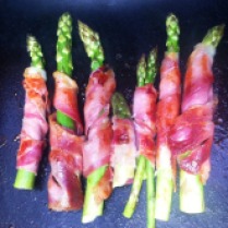 https://thepaddingtonfoodie.com/2012/10/08/on-the-grill-prosciutto-wrapped-asparagus/