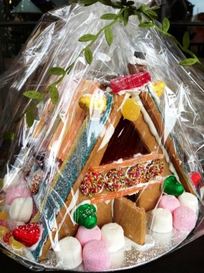 https://thepaddingtonfoodie.com/2012/12/08/construction-zone-building-lemon-scented-gingerbread-houses-with-all-the-trimmings/