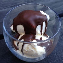 https://thepaddingtonfoodie.com/2013/09/28/another-trip-down-memory-lane-ice-magic-chocolate-crackle-topping-and-ice-cream/