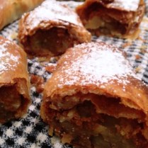 https://thepaddingtonfoodie.com/2013/04/08/handing-down-the-baton-through-the-generations-apple-strudel-our-family-recipe/
