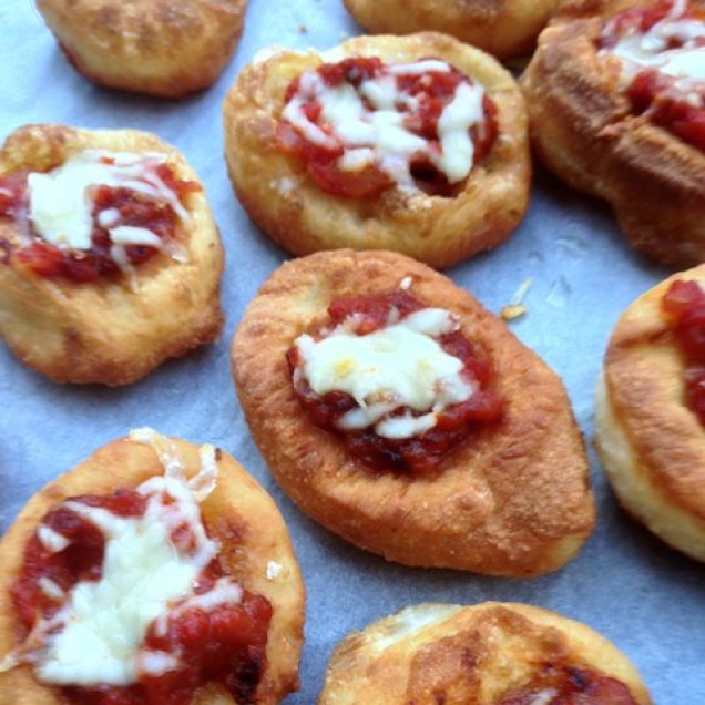 https://thepaddingtonfoodie.com/2013/04/29/a-neapolitan-treat-pizzette-fritte-fried-miniature-pizzas/
