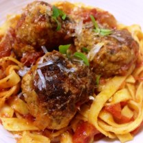 https://thepaddingtonfoodie.com/2013/07/15/sunday-night-dinner-family-food-italian-meatballs-with-ricotta-and-parmesan-cheese-and-a-rich-tomato-sauce/