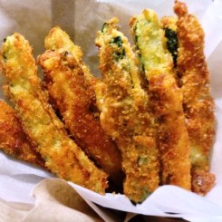 https://thepaddingtonfoodie.com/2013/07/09/crisp-crunchy-and-healthy-oven-baked-panko-and-parmesan-crumbed-zucchini-fries/