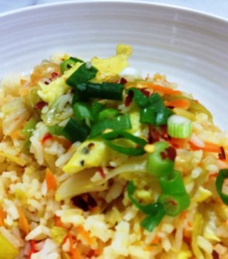 https://thepaddingtonfoodie.com/2013/06/19/the-5-2-challenge-exploring-new-food-trends-kimchi-and-korean-fried-rice-with-egg-omelette/