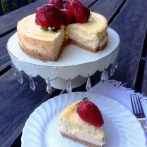 https://thepaddingtonfoodie.com/2013/10/14/retro-baking-a-step-by-step-guide-to-a-perfect-baked-sour-cream-cheesecake/