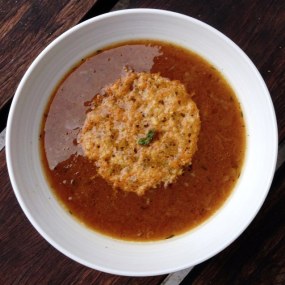 https://thepaddingtonfoodie.com/2014/04/02/eat-fast-and-live-longer-a-5-2-fast-day-meal-idea-under-300-calories-japanese-inspired-french-onion-soup-with-oven-baked-parmesan-crisps/