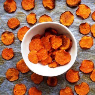 https://thepaddingtonfoodie.com/2014/08/25/eat-fast-and-live-longer-a-5-2-fast-diet-recipe-idea-under-100-calories-oven-baked-sweet-potato-crisps/