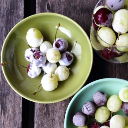 https://thepaddingtonfoodie.com/2014/12/08/eat-fast-and-live-longer-a-5-2-fast-diet-recipe-idea-under-100-calories-frozen-grapes-and-cherries/