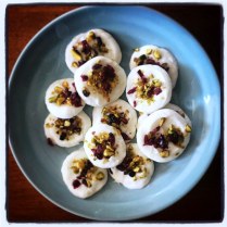 https://thepaddingtonfoodie.com/2014/12/22/eat-fast-and-live-longer-a-5-2-fast-diet-recipe-idea-under-100-calories-frozen-yoghurt-drops-with-cranberries-and-pistachio/